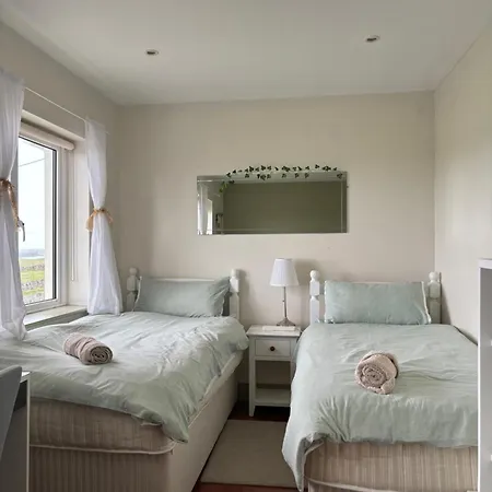 Aran Walkers Lodge-2